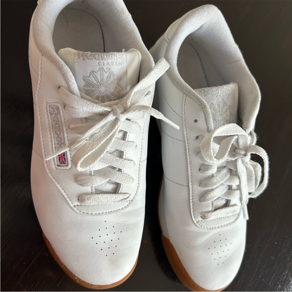 Classic Reebok Runners - Picture 5 of 6